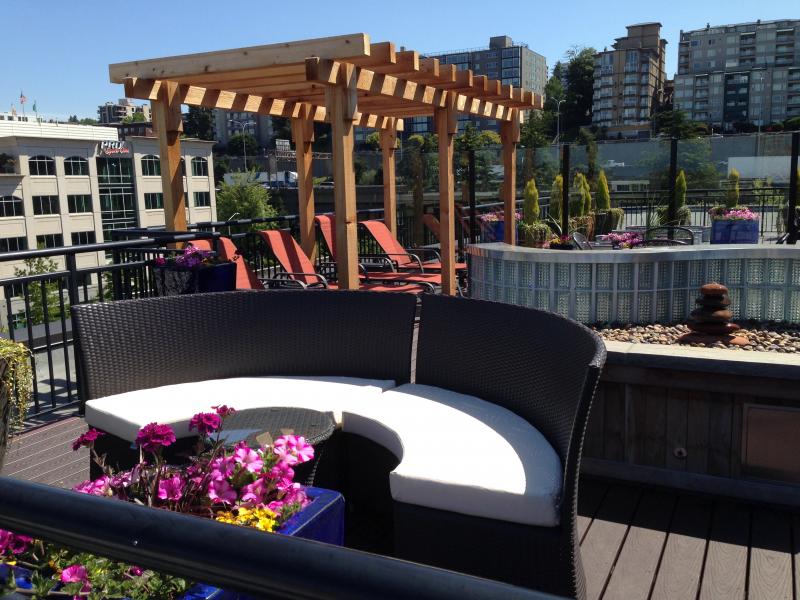Outdoor Living room on top of a high rise in Seattle